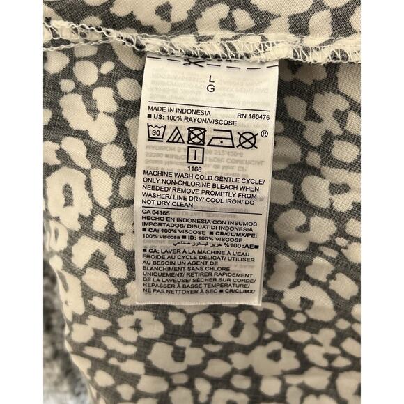 Old Navy Faux Wrap Top Womens Size Large Black White Animal Print Long Sleeve - Picture 4 of 8